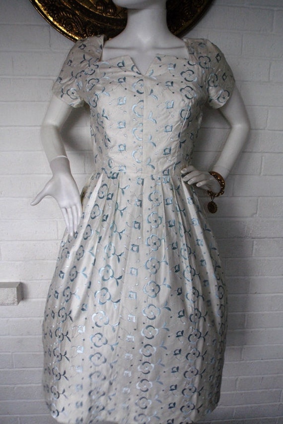 50's Fit and Flare White and Blue Day Dress - image 4