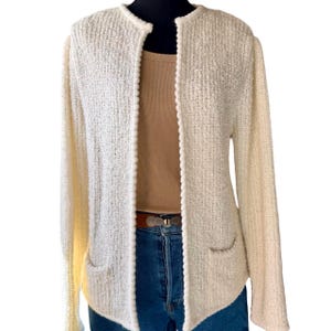 Cárdigan vintage de punto afelpado color crema de los años 80 - Estilo cottagecore