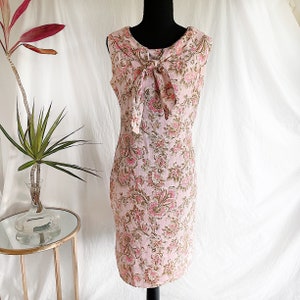 60's Pink Paisley Wiggle Dress with Peter Pan Collar M image 3