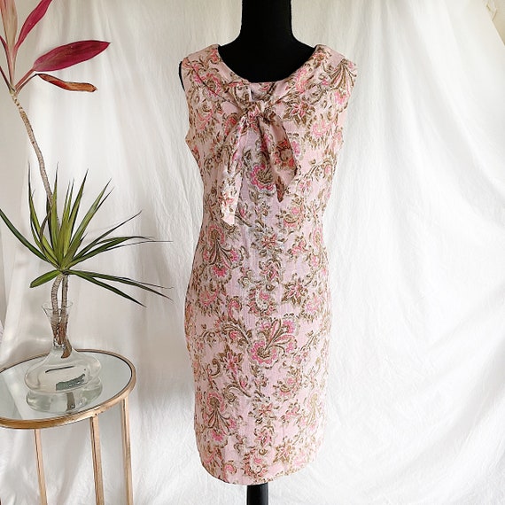 60's Pink Paisley Wiggle Dress with Peter Pan Col… - image 3