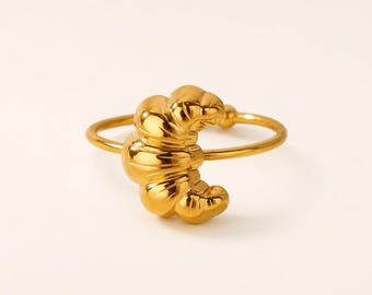 Anillo de croissant dorado, joya llamativa inspirada en la repostería, regalo para amantes de la comida para mujeres.