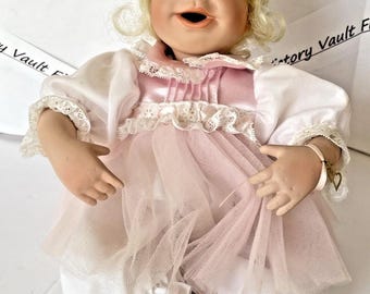 Vintage 94 Ashton-Drake I wish you Love Porcelain Angel Doll Julie Good Kruger