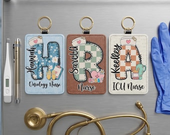 Porta credenciales de enfermería personalizado, porta credenciales con iniciales personalizadas para enfermeras registradas, auxiliares de enfermería y enfermeras prácticas, regalo para trabajadores de la salud, regalo de graduación de enfermería.