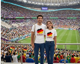Maglietta per tifosi della Germania ai Mondiali di calcio 2026, con design a bandiera a pennellate (download digitale)