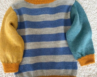 Handgebreide gestreepte babytrui (1–2 jaar, 80–92 cm) | Mouwen met kleurvlakken | Zacht natuurlijk breisel