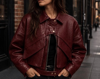 Chaqueta corta de cuero burdeos para mujer / Chaqueta bomber de cuero auténtico hecha a mano / Abrigo de moda vintage que marca tendencia