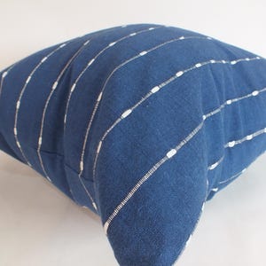 Cojines decorativos azul oscuro, cojines decorativos tejidos a mano, textiles bohemios tejidos a mano