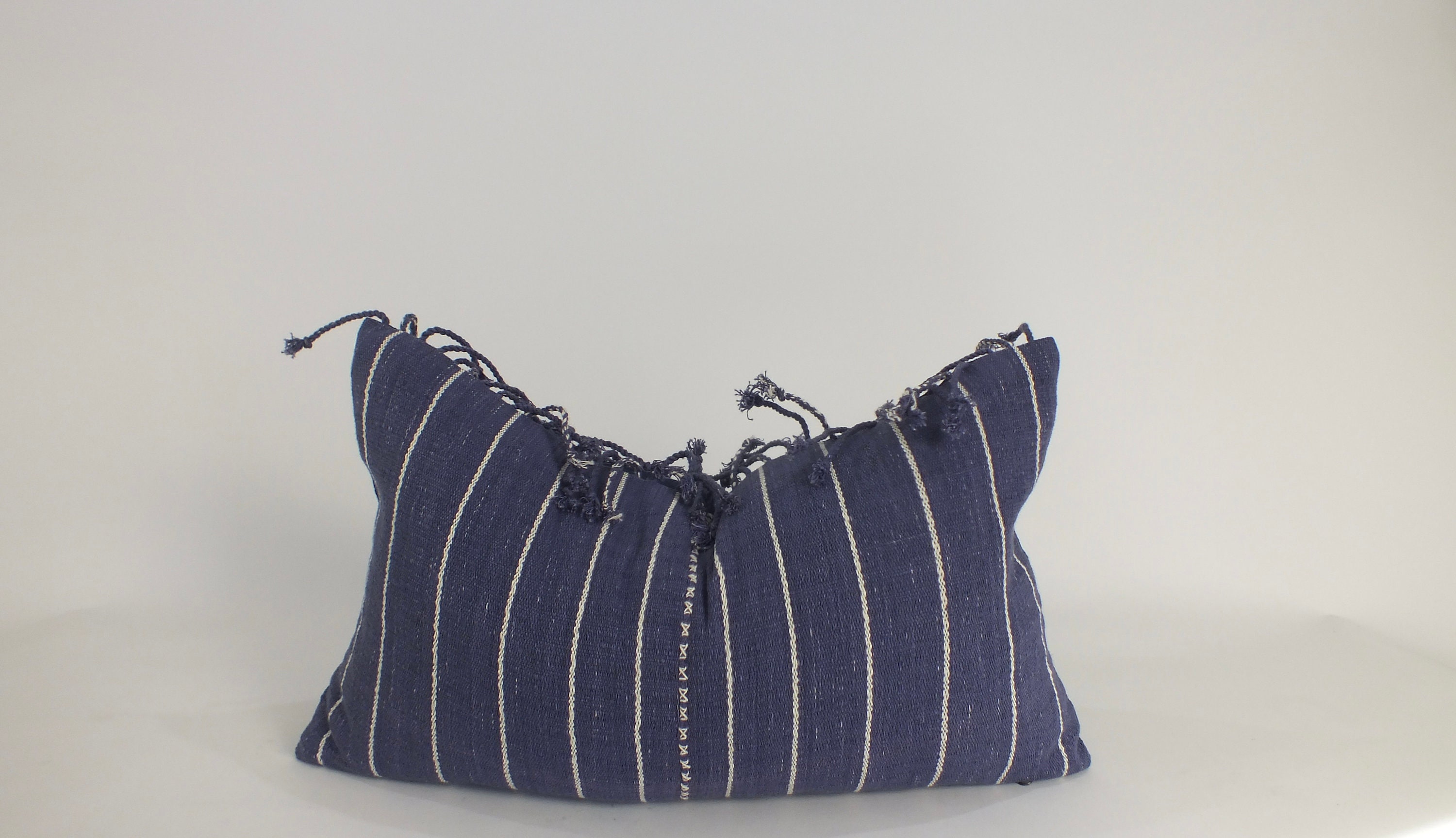 Blue  and white Lounge Cushions   Hand woven Boho Textile Ethnic Accent  pastel colours Pillow Case throw  decorative Frazada cushions cover