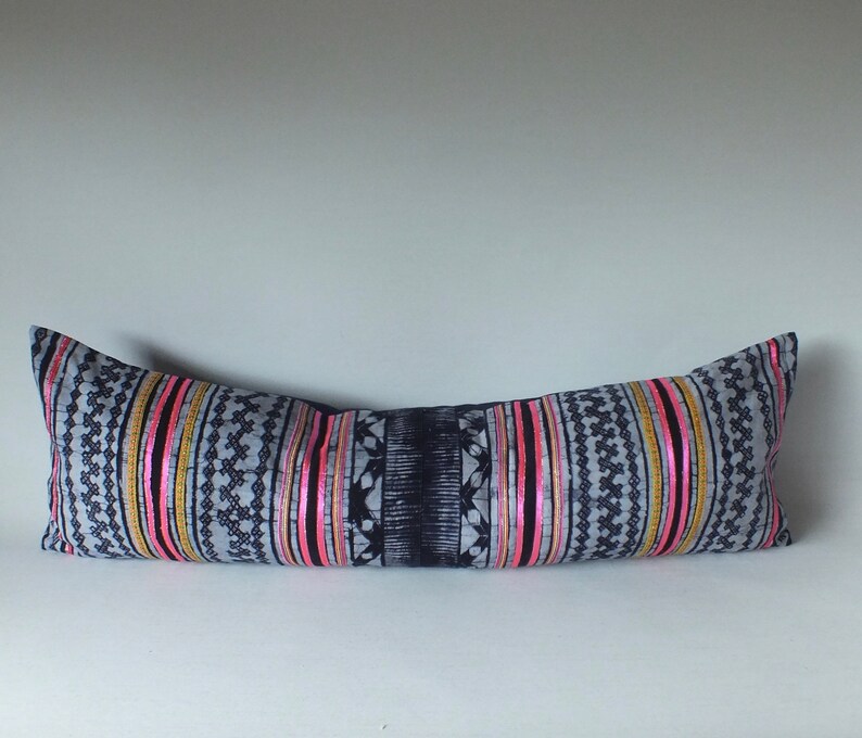 navy blue sofa pillows