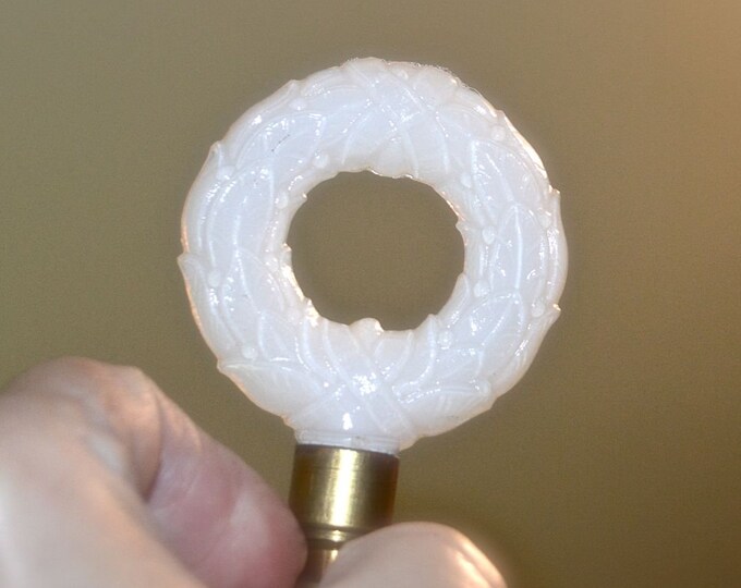 Aladdin Alacite Glass Lamp Finial Wreath 1930s Simply Elegant and