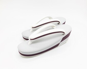 Japanische Ichimatsu Kakitsubata Hellblau- und Bordeaux-karierte Zori-Sandalen für Damen