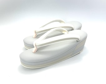 Japanische Ichimatsu Zouge Zori-Regensandalen für Damen, elfenbeinfarben & hellgrau kariert