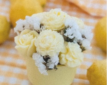 Ramo de velas con flores de primavera / Flores de cera de soja hechas a mano, arreglo floral seco (aroma a jazmín y bambú)