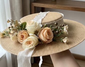 Fascinator-Hut mit flacher Oberseite aus cremefarbenem Gaze-Stoff, floraler Haarschmuck aus Leinennetz für Hochzeiten, Boho-Geschenk für Teepartys oder Derbys