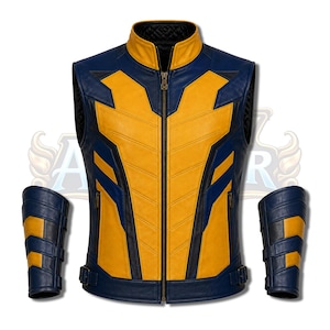 Può includere: Un gilet senza maniche e un paio di protezioni per le braccia abbinate in un design a blocchi di colore blu navy e giallo senape. Il gilet presenta una cerniera frontale a tutta lunghezza, un colletto alto e fibbie laterali regolabili.
