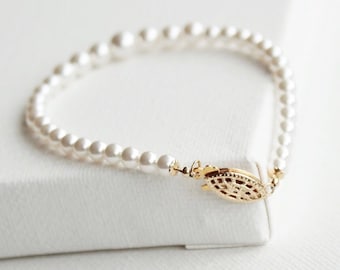 Dainty pearl bridal bracelet, pearl bracelet, wedding bracelet, bridal bracelet, pearl bracelet for bride