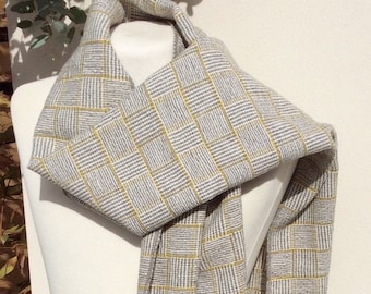 ライトログキャビンの手織りスカーフ