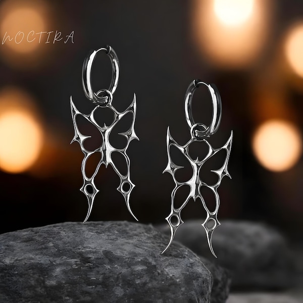 Boucles d'oreilles créoles papillon gothiques, cadeau d'accessoires de style alternatif en argent sterling, pendants d'oreilles pendantes de style punk gothique, cadeau de style géométrique