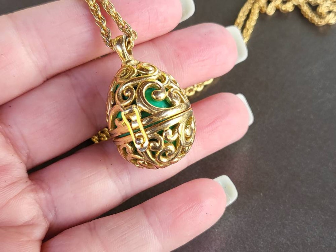 Vintage Joan Rivers Faberge Style Egg Locket Green Plastic Egg Joan Rivers Necklace Jade Gold Charm Necklace Jewelry Gift for Her Etsy Canada