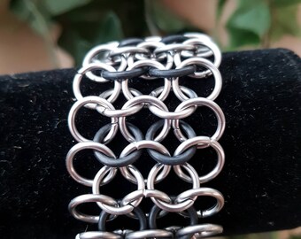 Stretchy Chainmail cuff