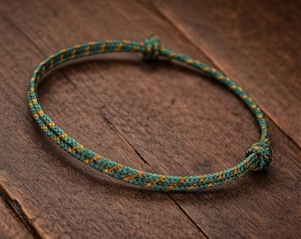 Pulsera minimalista de cuerda hecha a mano, ajustable y unisex.