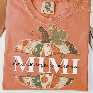 Maglietta personalizzata Mimi con zucca, maglietta autunnale personalizzata con i nomi dei nipoti, regalo di ringraziamento per la nonna con zucca patchwork