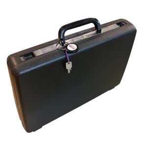 Vintage Samsonite Signat Hard Shell Attache Briefcase Black USA w/ Key 18 x 13
