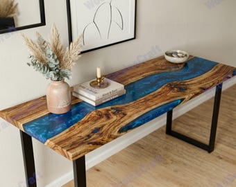 Walnoothouten bijzettafel | Blauwe houten tafel epoxyhars