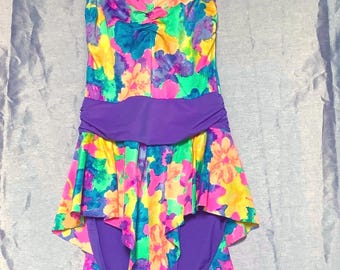 Viva Flare – Vintage Couture Beachwear, Sculptural Glamour & Timeless Riviera Aura