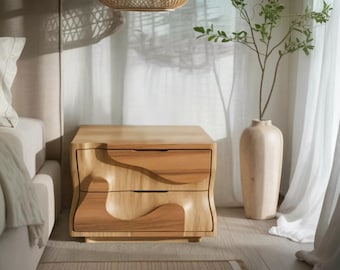 Modern golvend massief houten nachtkastje, nachtkastje met gesneden lades, sculpturaal slaapkamermeubilair