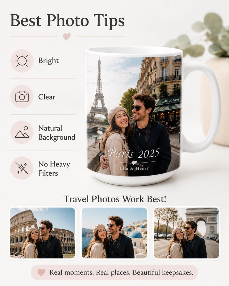 Peut inclure: Mug en c&eacute;ramique blanche avec une photo d'un couple &agrave; Paris, avec la Tour Eiffel en arri&egrave;re-plan. Le mug porte l'inscription "Paris 2025" et "Ella & Henry". L'image comprend &eacute;galement des conseils photo.