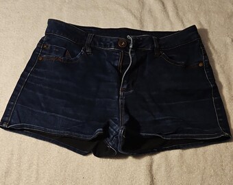 Pantalones cortos chinos Denim Couture para jóvenes, talla 9, azul oscuro, denim, botones, cómodos e informales.