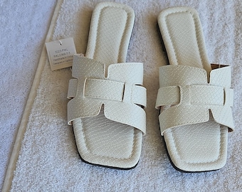J.Adams T Strap Platform Sandals Women Navy, Size 5.5