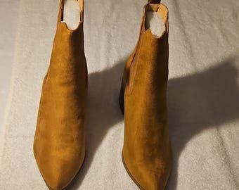 J.Adams Shoes Andi Tan Zamszowe Botki Chelsea Do Kostki Wsuwane Szpiczaste Noski Damskie 10