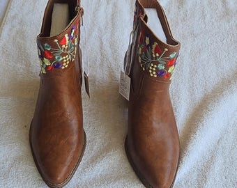 J.Adams Shoes Corral Brown PU Ankle Boot Embroidered Zip Pointed Toe Women 8