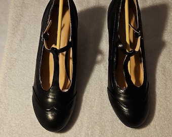 J. Adams Shoes Black PU Strappy Cone Heel Round Toe Pump Buckle Size 10