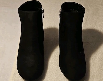 J.Adams Schuhe Jody Schwarz Wildleder Ankle Bootie Zipper Runde Kappe Damen 6.5