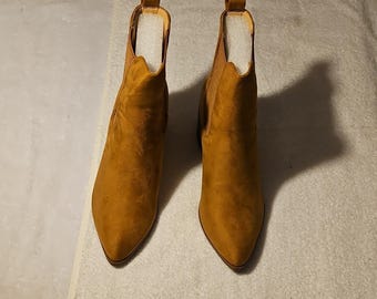 J. Adams Shoes Andi Tan Suede Chelsea Ankle Boots Pointed Toe Women Size 8