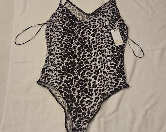 ブラック＆ホワイト ワンピースボディスーツ レディース サイズM レオパード柄ストラップアクセント 不透明