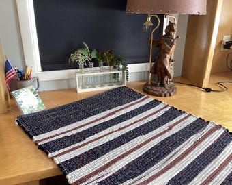 ウールの手織りラグ