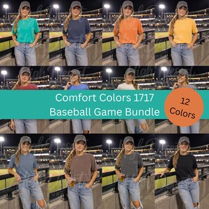 Peut inclure: Une collection de douze t-shirts Comfort Colors 1717 de diff&eacute;rentes couleurs unies, chacun port&eacute; avec un jean bleu et une casquette de baseball. Le texte Comfort Colors 1717 Baseball Game Bundle et 12 Colors s'affiche sur les images.