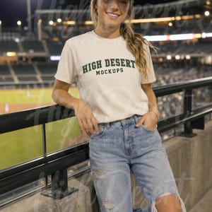 Pack de maquettes Comfort Colors 1717, maquette de t-shirt de match de baseball, maquette de t-shirt de stade pour femme, maquette de style de vie de maman sportive, 12 couleurs image 14