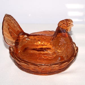 Dark Amber Glass Hen on Nest - LG Wright - Vintage - 6&quot;