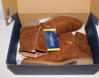 White Mountain Ankle Boots - NIB - 8.5 Chestnut Color