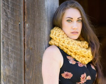 Elizabeth Cowl - Golden Yellow