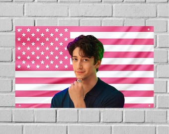 Tapiz de pared con la bandera de Milo Manheim de EE. UU., decoración para la habitación del actor, arte de pared de Disney para dormitorio, decoración estética para dormitorio universitario.