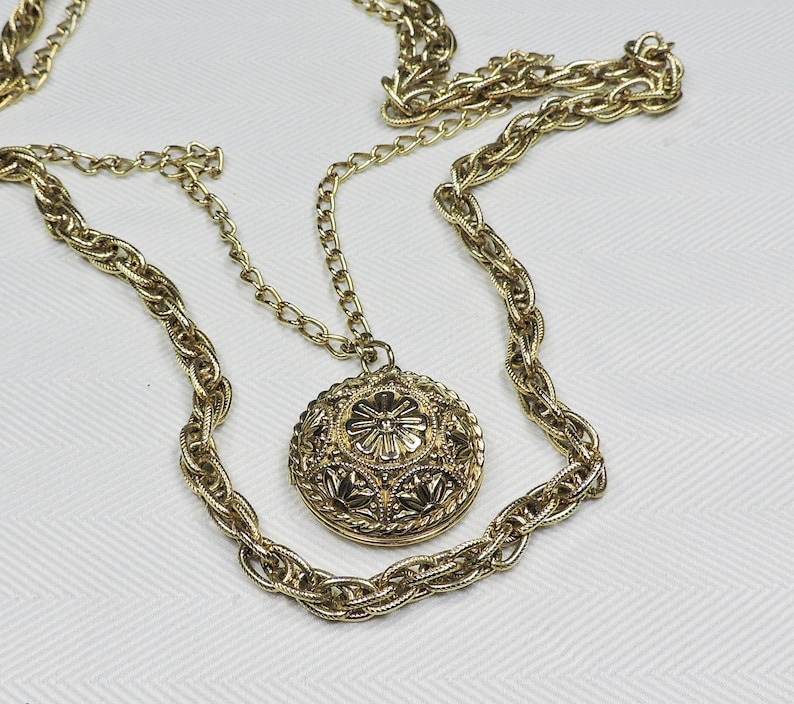 VVintage Locket Necklace 2 Strands