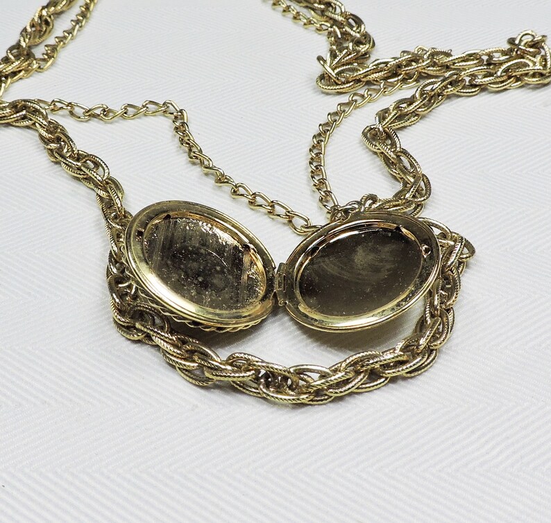 VVintage Locket Necklace 2 Strands