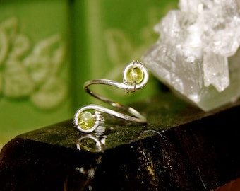 Peridot Ring - Gift Girlfriend Ring - Peridot Gift Woman - Bridesmaids Ring - Adjustable Ring - Wife Boho Gift - August Birthstone - Custom