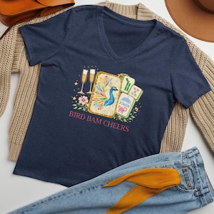 Ausgefallenes Damen T-Shirt mit V-Ausschnitt